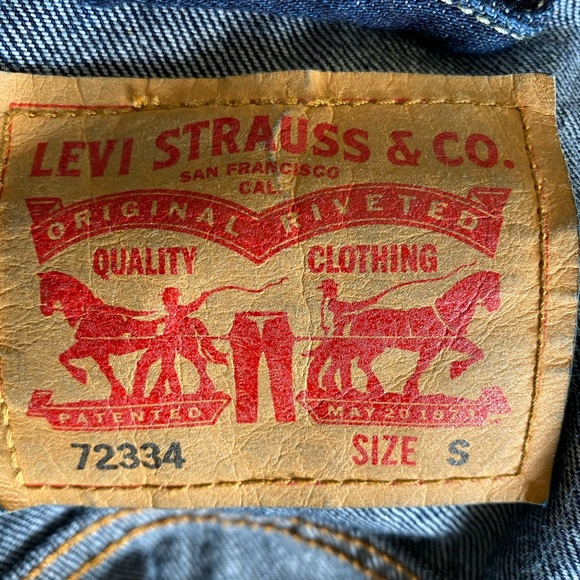 LEVIS Dark Denim Jacket Size Small Long Sleeves Metal Button Front Closure - Picture 5 of 9